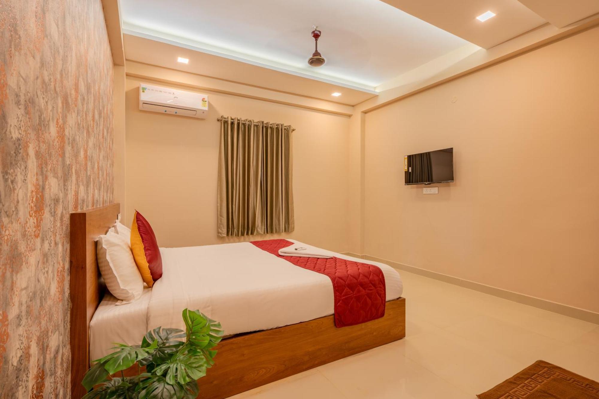 ホテル Yaad Residency Kochi エクステリア 写真