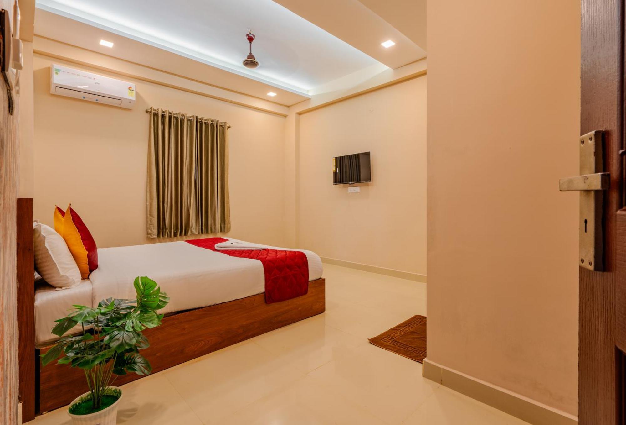 ホテル Yaad Residency Kochi エクステリア 写真