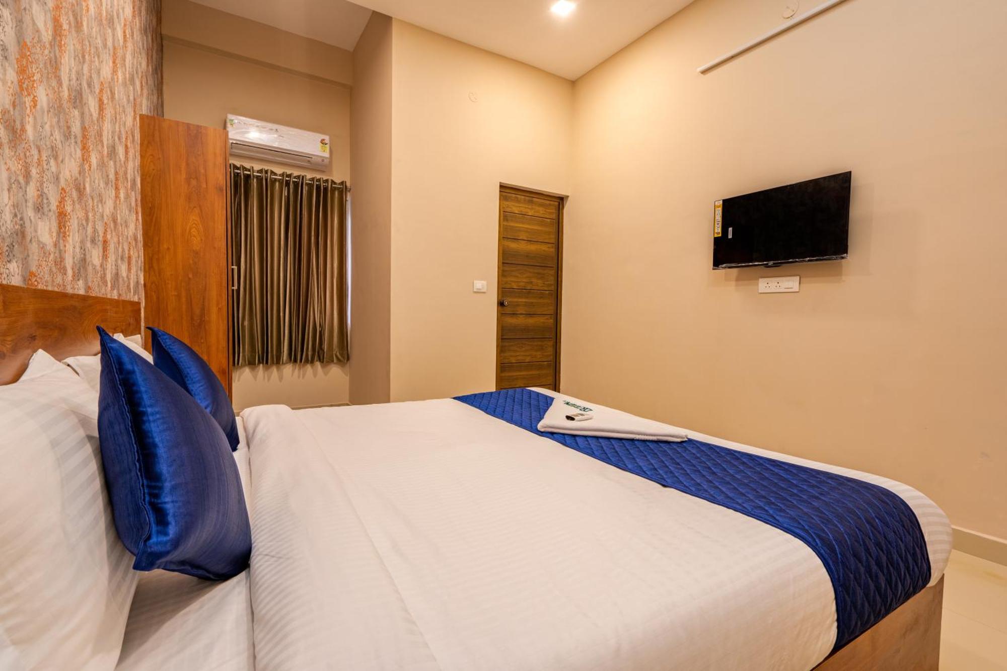 ホテル Yaad Residency Kochi エクステリア 写真