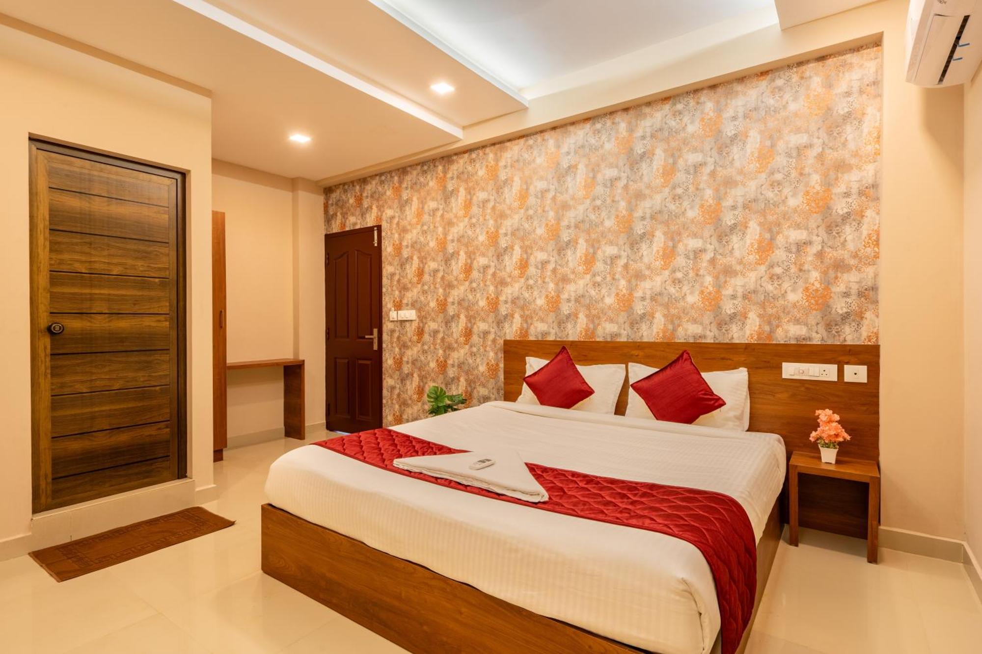 ホテル Yaad Residency Kochi エクステリア 写真