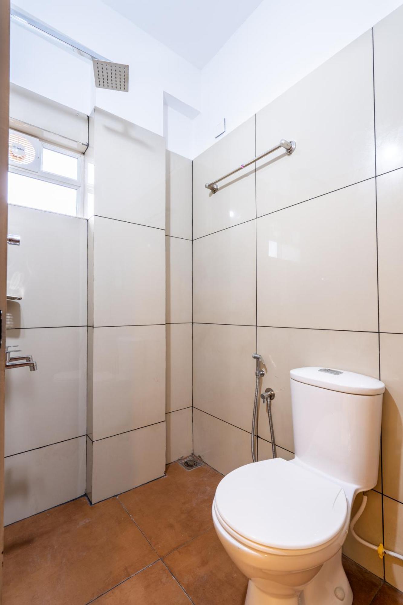 ホテル Yaad Residency Kochi エクステリア 写真