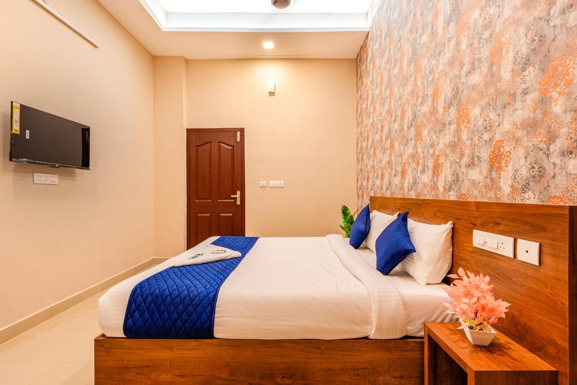 ホテル Yaad Residency Kochi エクステリア 写真