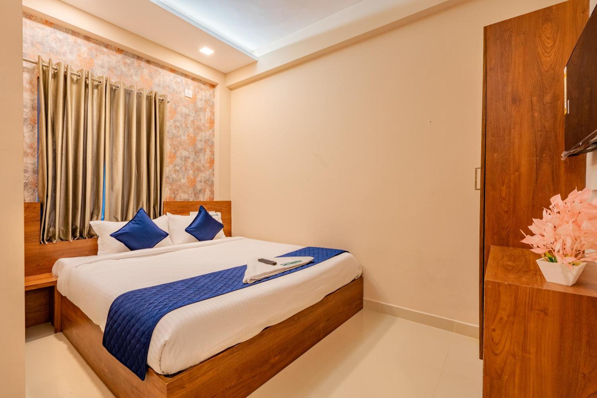 ホテル Yaad Residency Kochi エクステリア 写真