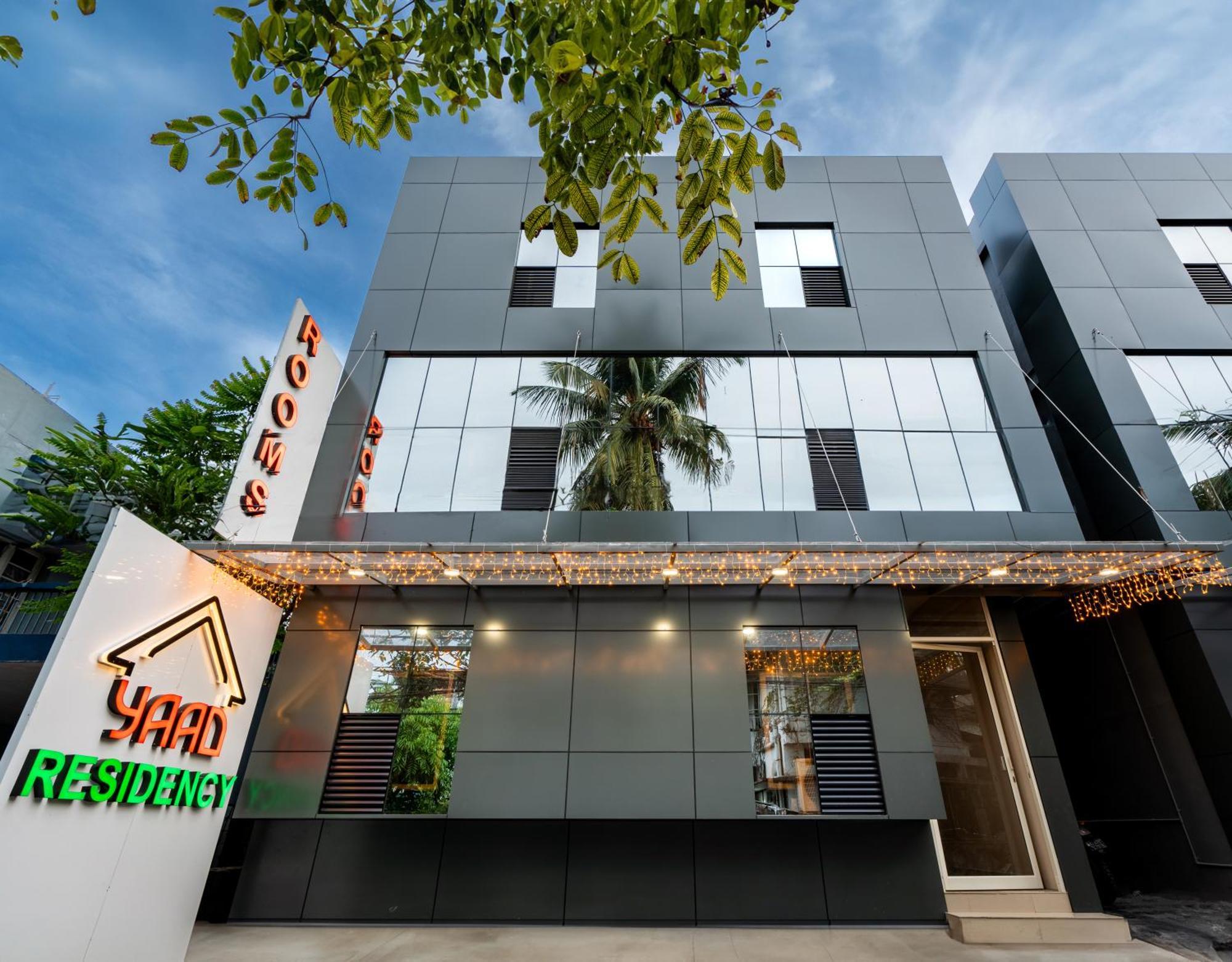 ホテル Yaad Residency Kochi エクステリア 写真